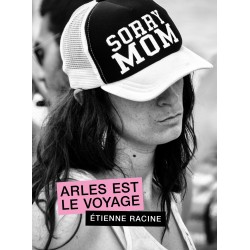 Pourquoi sa démarche atypique résonne-t-elle auprès du public ?